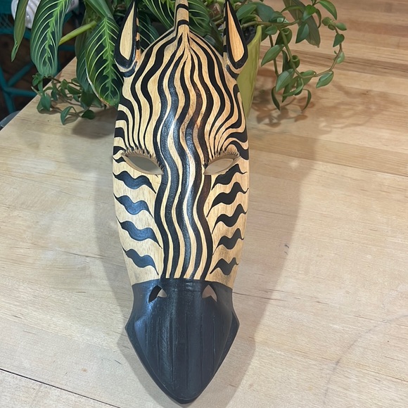 Wooden Zebra hanging mask - Picture 1 of 5